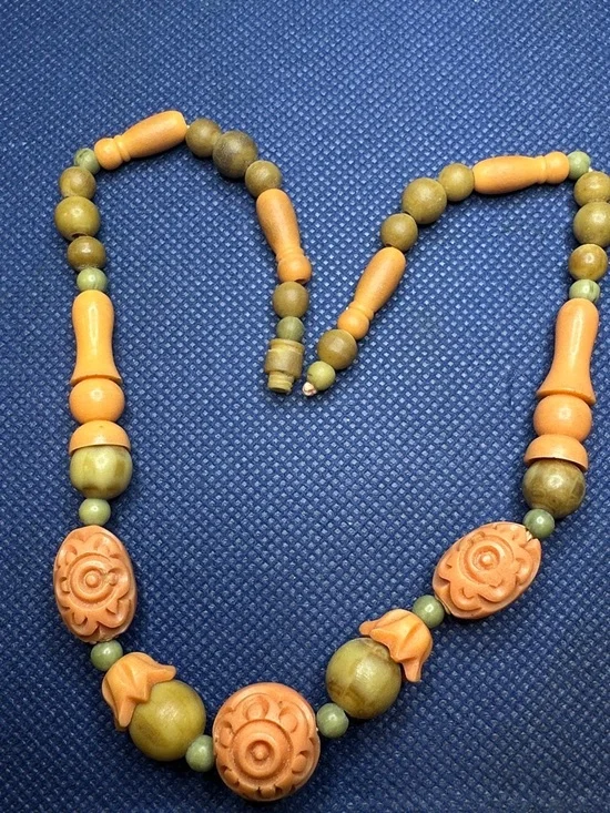 Antique Art Deco Carved Galalith Necklace - Picture 3 of 6